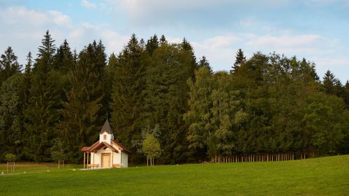Impression von der Kapelle im Sommer