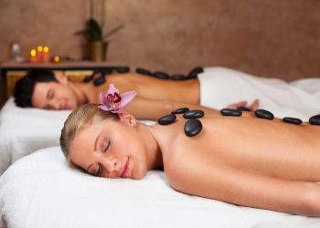 Wellnessurlaub: Hot Stone Massage | Ganzkörperbehandlung | Paarbehandlung
