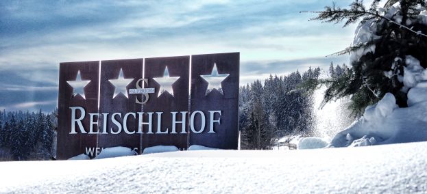 Impressionen aus dem Wellnesshotel im Winter beim Zufahrtbereich